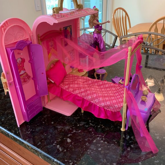 Barbie Princess Charm School Bedroom and Bath Playset with RARE Dalancy Doll - Picture 6 of 7